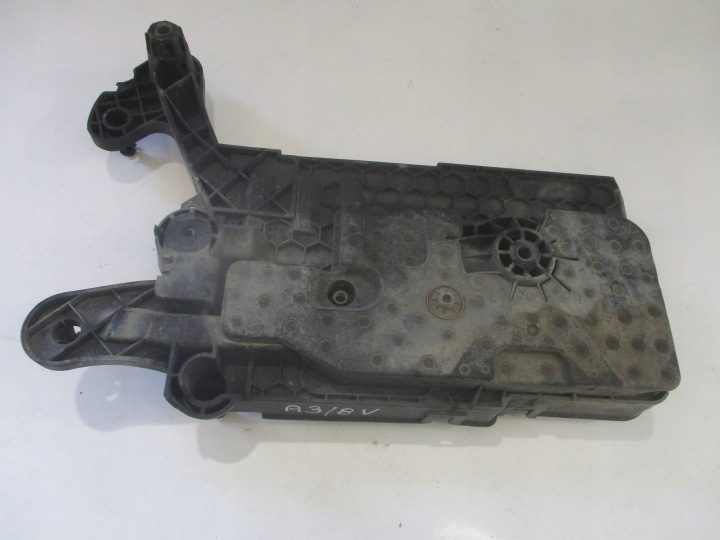 Площадка аккумулятора Audi A3 8V 5Q0915321G, фото 6