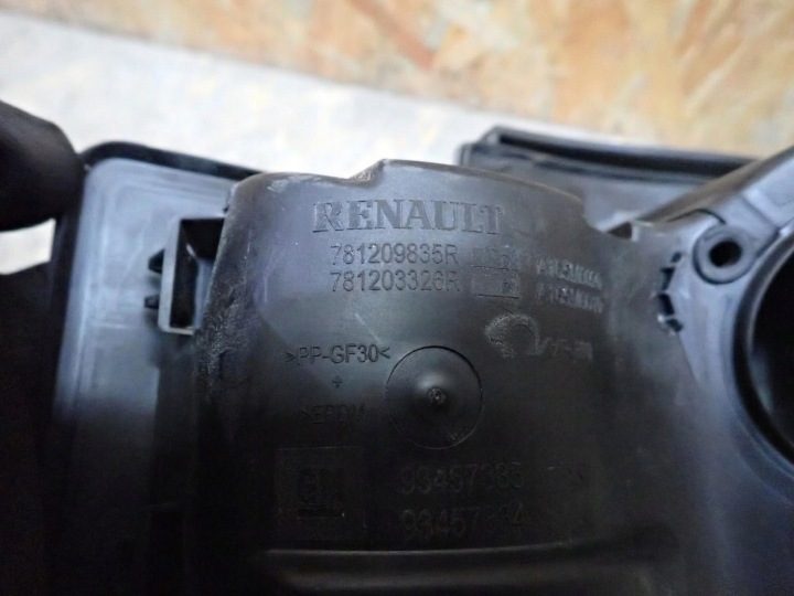 Лючок горловины бензобака Renault Trafic 3 III 2014- 781209835R, фото 4