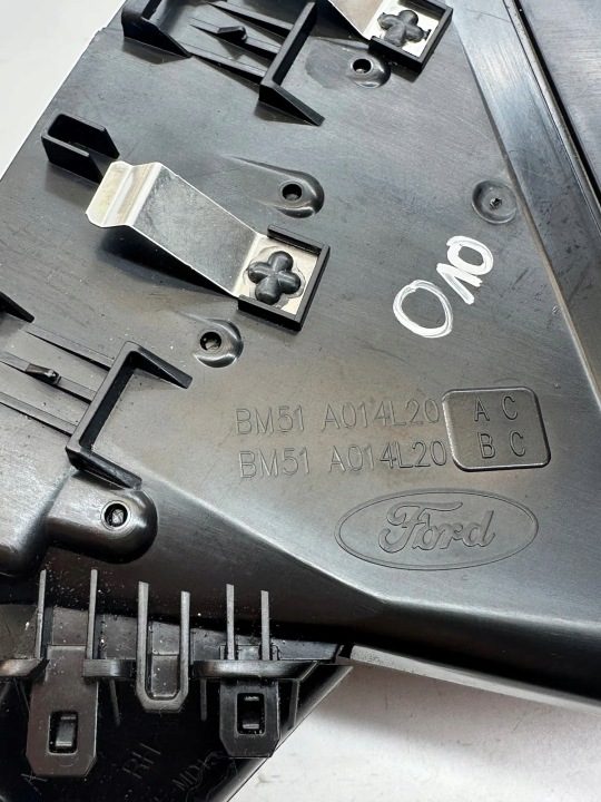 Воздухозаборник консоли FORD FOCUS III УНИВЕРСАЛ BM51A014L20 1.6L дизель 85 кВт, фото 2