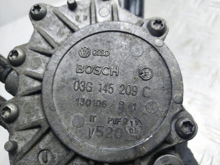 Насос вакуумный Audi A4 B7 2.0 TDI 03G145209C, фото 5
