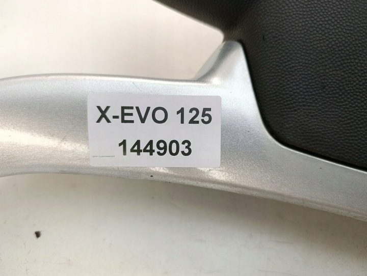 PIAGGIO X-EVO 125 КРОНШТЕЙН СПИНКА ПАССАЖИРА, фото 6