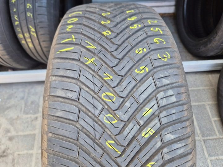 Шина всесезонная Continental AllSeasonContact 235/55R18 100 В сцепление на снегу (3PMSF), фото 1