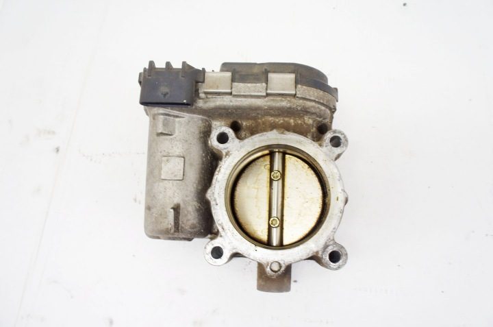 UT231 Mercedes CLA C117 W117 1.6i Дроссельная заслонка A2701410025, фото 3