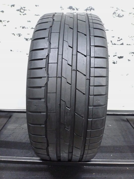 Шина летняя Hankook Ventus S1 evo3 K127 235/35R20 92 Y защита диска, усилитель (XL), фото 1