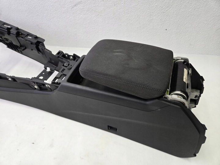 Audi A4 B9 центральный тоннель подлокотник европа 8W0864283A, фото 4