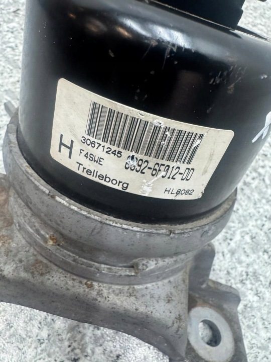 ПОДУШКА КРОНШТЕЙН ДВИГАТЕЛЯ VOLVO XC60 2007-2013 30671245 2.4 D5 2.5 T5, фото 2