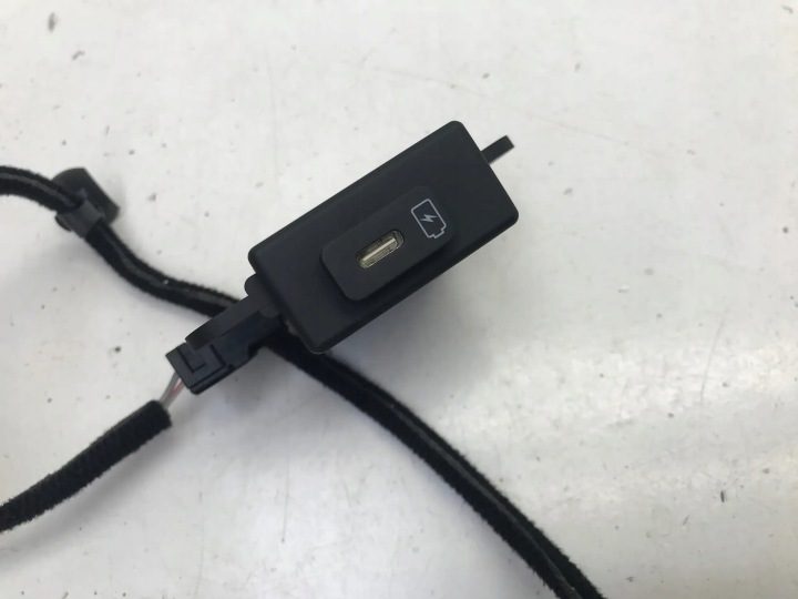 KIA Niro II EV 2024 гнездо порт USB зарядки 96125-AT600, фото 2