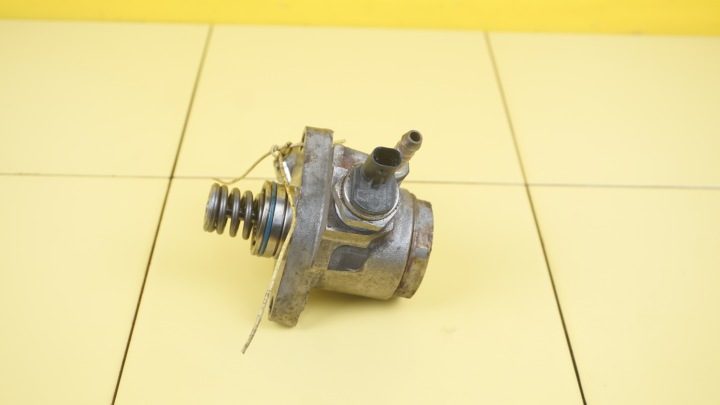 GOLF VII A3 8V LEON 1.4 TFSI 15 г. 122 л.с. CXS топливный насос 04E-127-026-A, фото 1