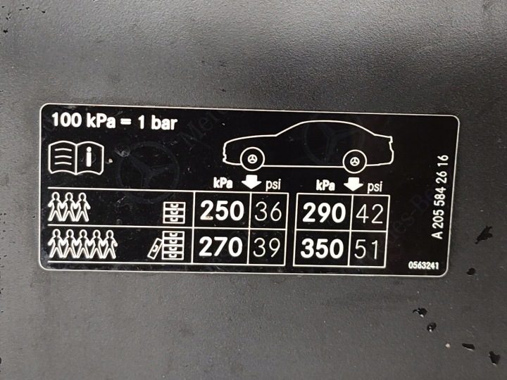Лючок горловины бензобака Темно-синяя 890 Mercedes C W205 2014–2021, фото 5