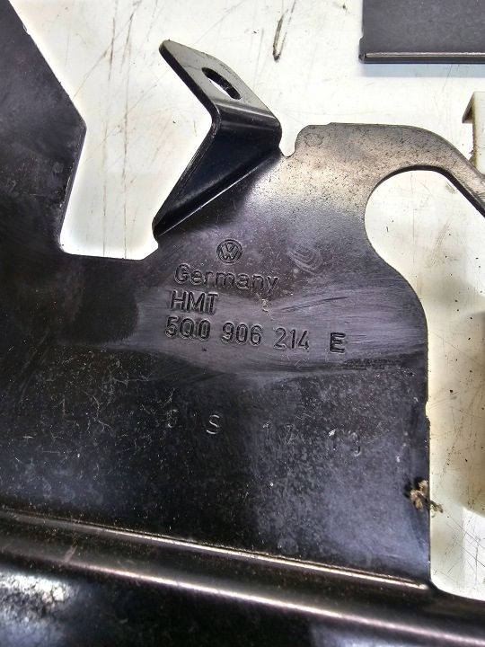 Кронштейн блока управления Audi A1 8X VW 5Q0907411B 5Q0906214E, фото 4