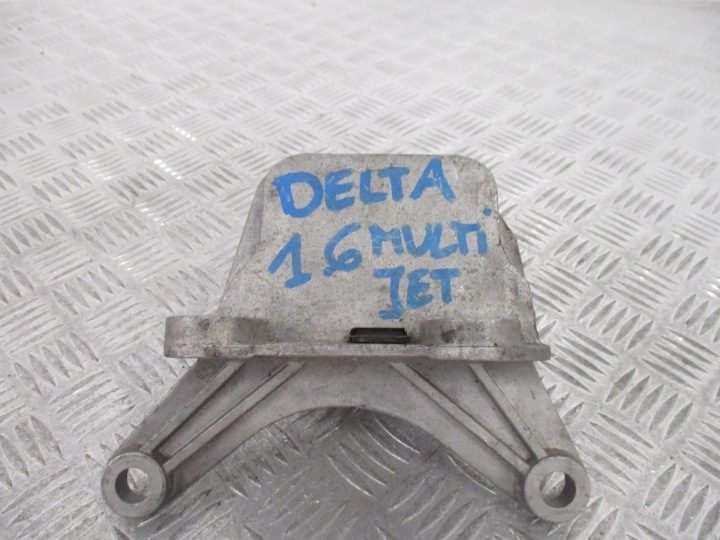 Крепление подушка двигателя коробки Alfa Romeo Giulietta 51838160, фото 4