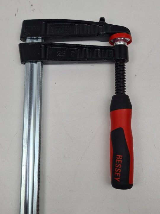 Струбцина śrubowy столярная чугунная TG с rękojeścią drewnianą Bessey TG100S122K, фото 3