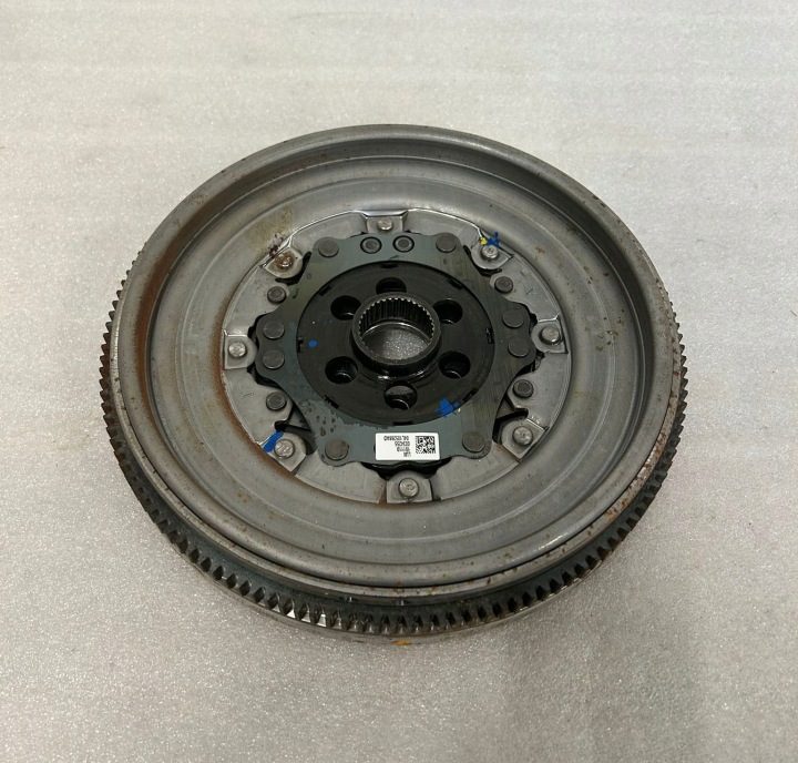 Двухмассовый маховик 2.0 TDI Audi Skoda VW 04L105266AD 30 Л.С., фото 3
