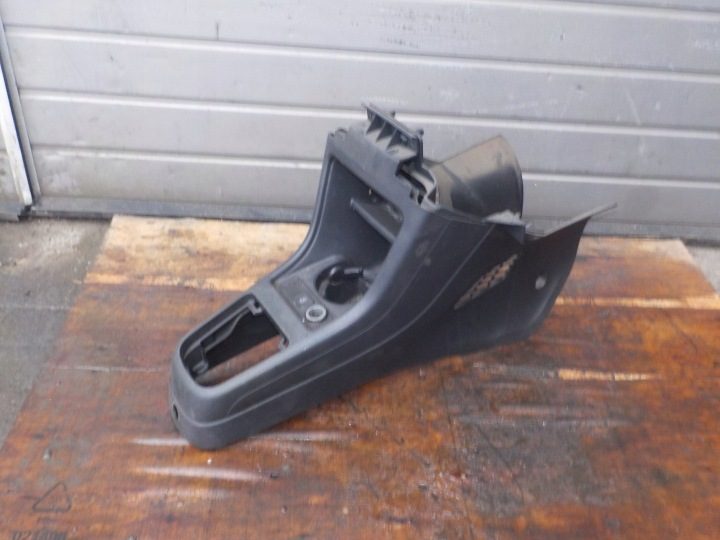 Центральный тоннель консоль 1S0863241A VW UP! SKODA CITIGO, фото 1