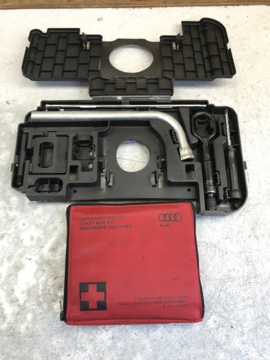КОМПЛЕКТ КЛЮЧ ПРОУШИНА АПТЕЧКА AUDI A4 B8 A5, фото 2