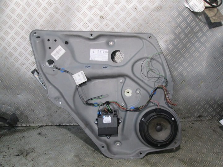 Домкрат открывания стекла Mercedes-Benz OE A1697301379, фото 1