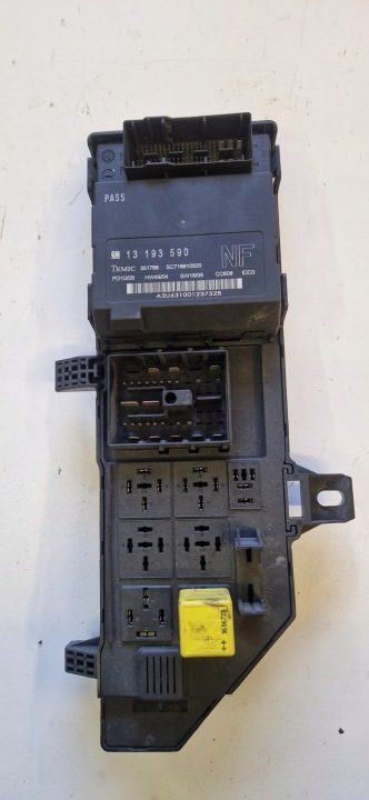 Блок комфорта блок предохранителей OE 13193590 Opel Vectra C Signum, фото 1