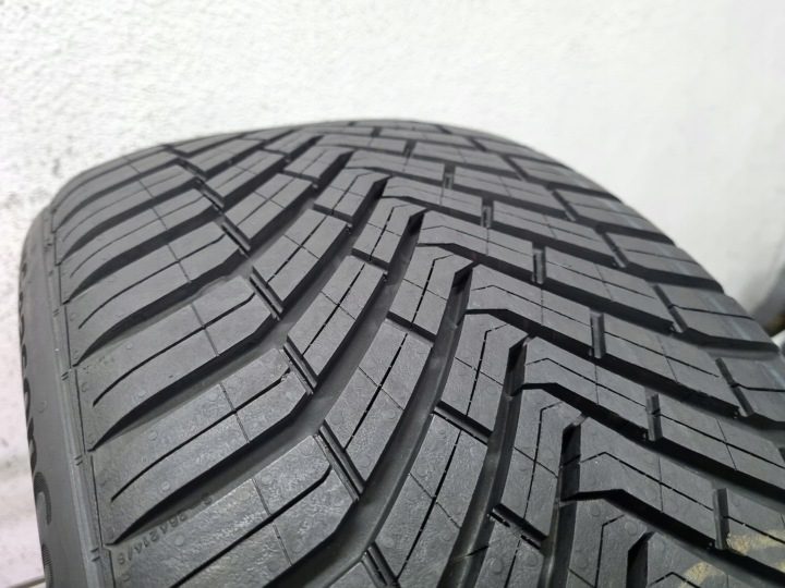 Шина всесезонная Continental AllSeasonContact 245/40R18 97 Y сцепление на снегу (3PMSF), защита диска, усилитель (XL), фото 3