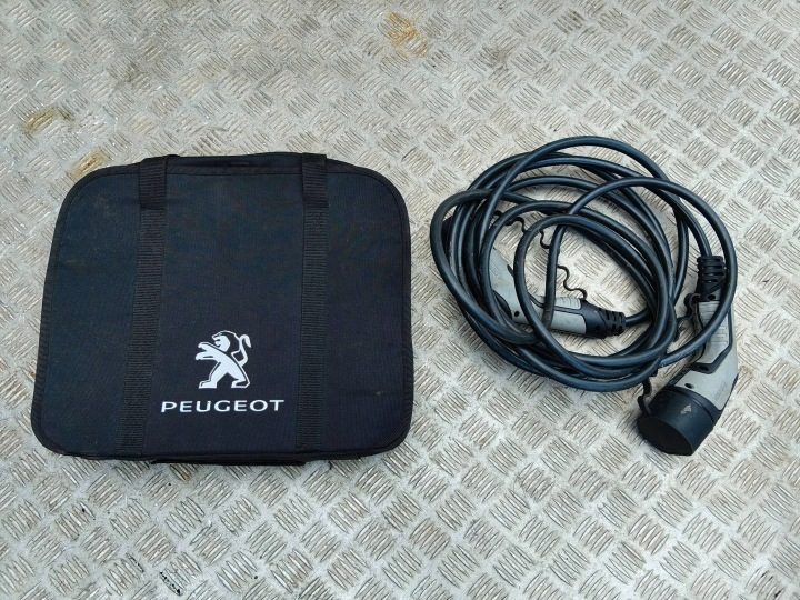 Peugeot 3008 II C5 Aircross - кабель для зарядки Plug-IN оригинал, фото 1