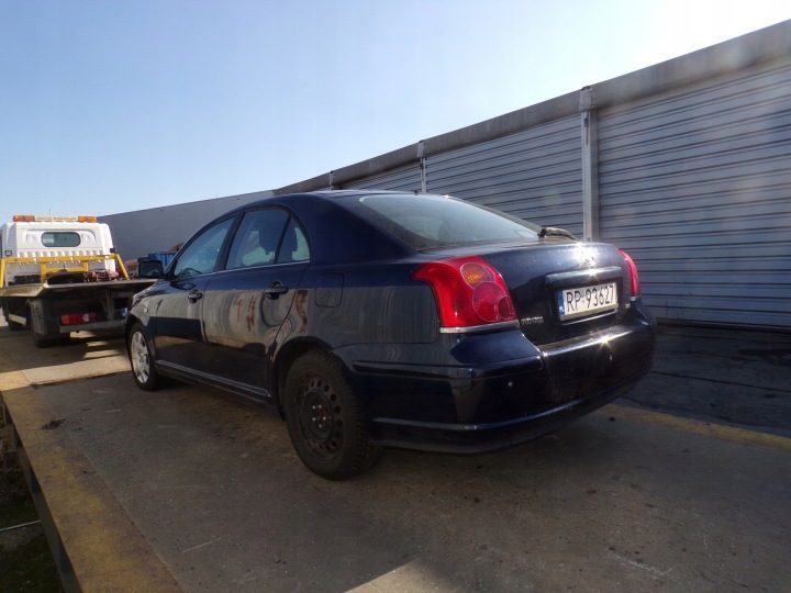 Противотуманная фара задняя Toyota Avensis T25 лифтбек, фото 4