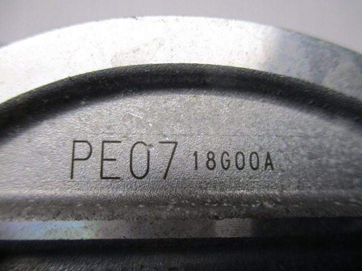Mazda OE PE0718G00A насос вакуумный, фото 3