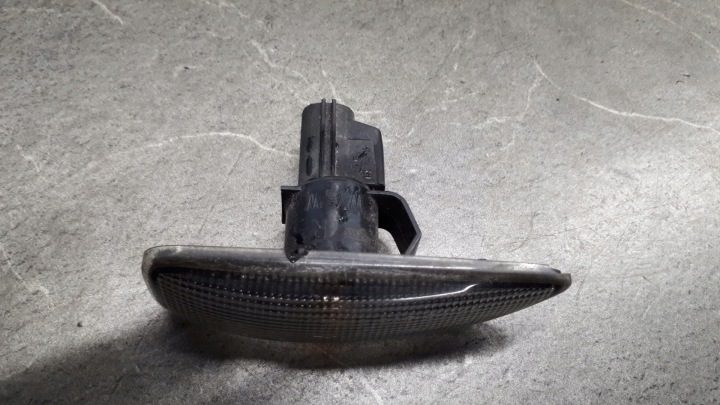 ПОВТОРИТЕЛЬ ПОВОРОТА В КРЫЛО ПРАВЫЙ VOLVO V70 II 8658945, фото 3