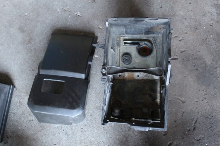 Volvo S40 V50 04-12 2.4 бензин основание кожух аккумулятора, фото 1
