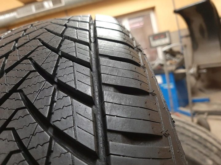 Шина всесезонная Tracmax X-Privilo A/S Trac Saver AS01 195/65R15 95 H усилитель (XL), фото 6