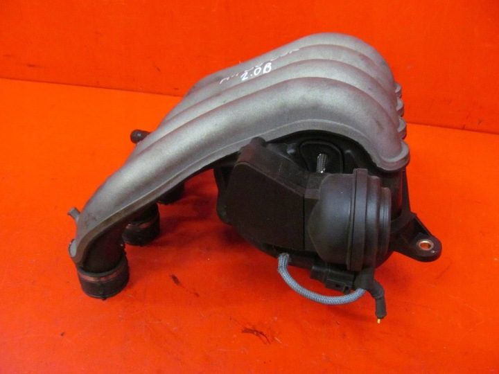 AUDI A4 B6 2.0 FSI AWA ВПУСКНОЙ КОЛЛЕКТОР 06D133210D, фото 2