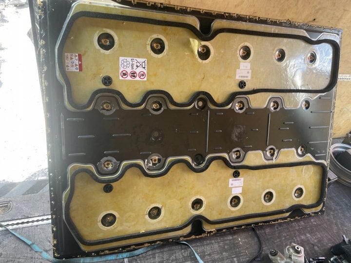 VW ID3 ID4 крышка батареи 1EA804825L оригинал идеальный, фото 3