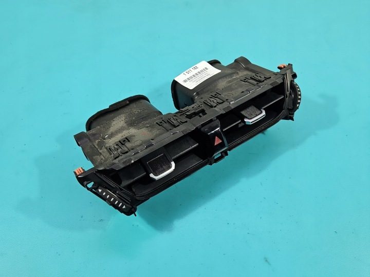 ДЕФЛЕКТОР ОБДУВА СРЕДНИЙ TOYOTA COROLLA E21 19- 55670-02820 ЕВРОПА, фото 1