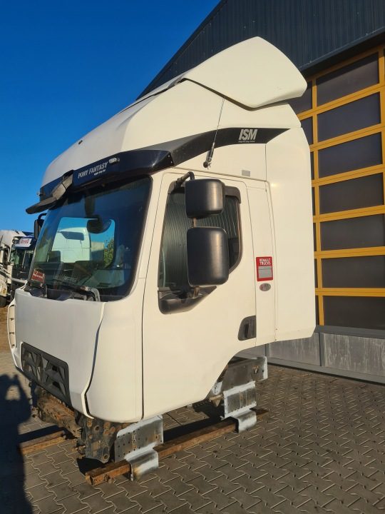 КАБИНА В СБОРЕ RENAULT GAMA D D12 EURO 6, фото 5