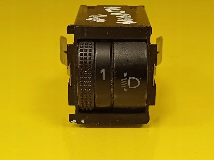 Переключатель корректора фар Skoda Octavia MK1 1U0941333C NR532, фото 1