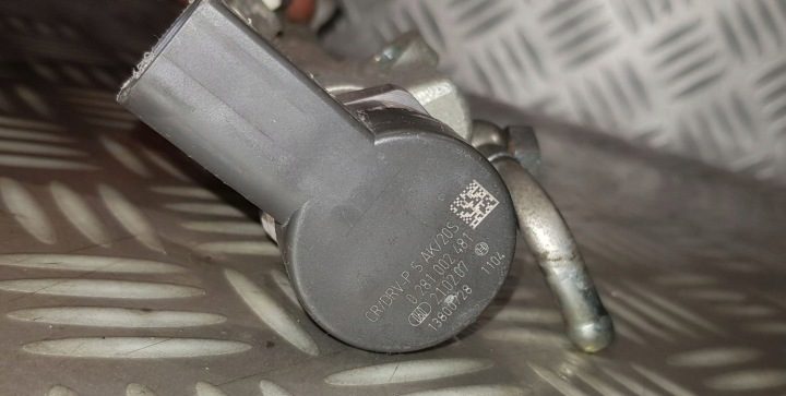 BMW E60 E83 E87 E90 2.0 дизель M47N2 топливная рампа датчик топлива 7787164, фото 8