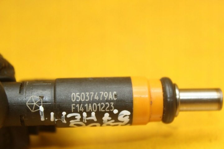 Форсунка топлива Dodge RAM 1500 Pickap 5.7 Hemi 05037479AC, фото 6