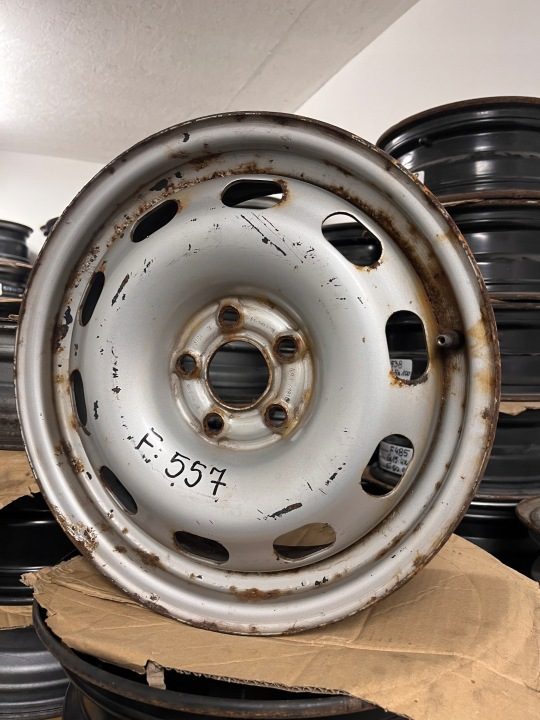 Штампованный диск Südrad AUDI A3 SEAT LEON SKODA OCTAVIA VW GOLF 6.0" x 15" 5x100 ET 38, фото 3
