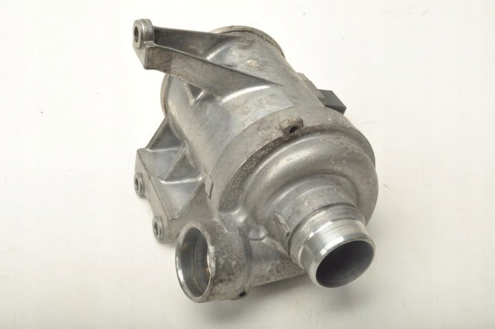 VOLVO XC60 XC90 II S60 III V60 II V90 2.0 T5 T8 250 л.с. ПОМПА 31368715, фото 1