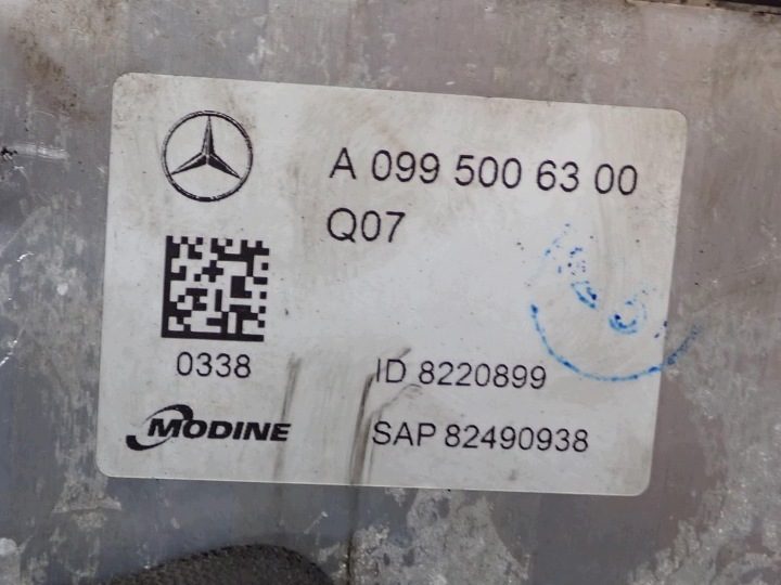 Радиатор масляный радиатор A0995006300 Mercedes C-класс W205 2.0 CDI 18 г., фото 4