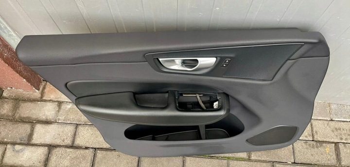 Volvo XC60 II 2023 EU обивка водителя обшивка двери левая передняя Идеальная, фото 3
