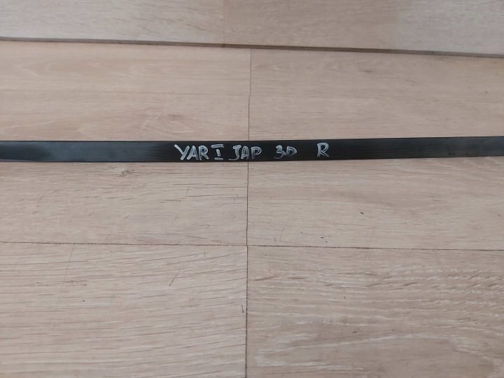 Toyota Yaris I молдинг крыши правый уплотнитель крыши, фото 3