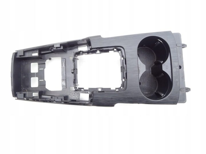 Крышка ПАНЕЛЬ ТОННЕЛЬ ПЕРЕДНИЙ СТАКАНЫ КРОНШТЕЙН САЛОН 8V2864261C Audi A3 8V, фото 2