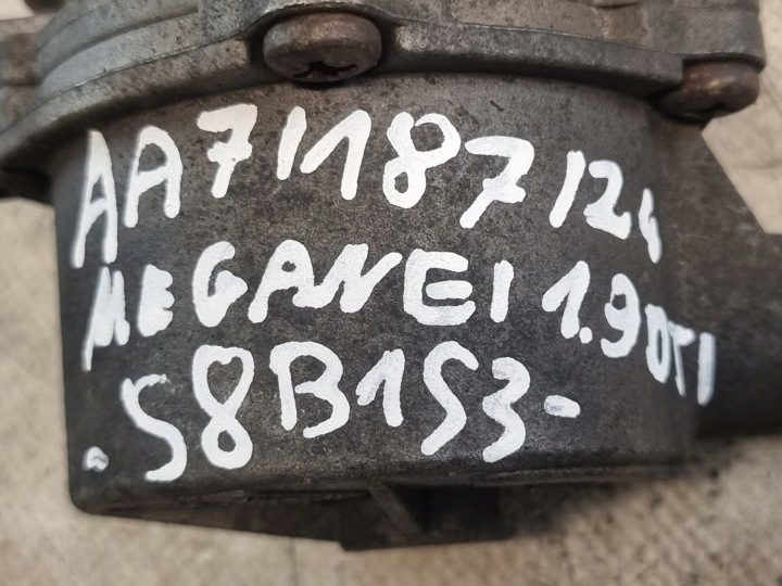 Renault OE 8200031420 вакуумный насос, фото 8