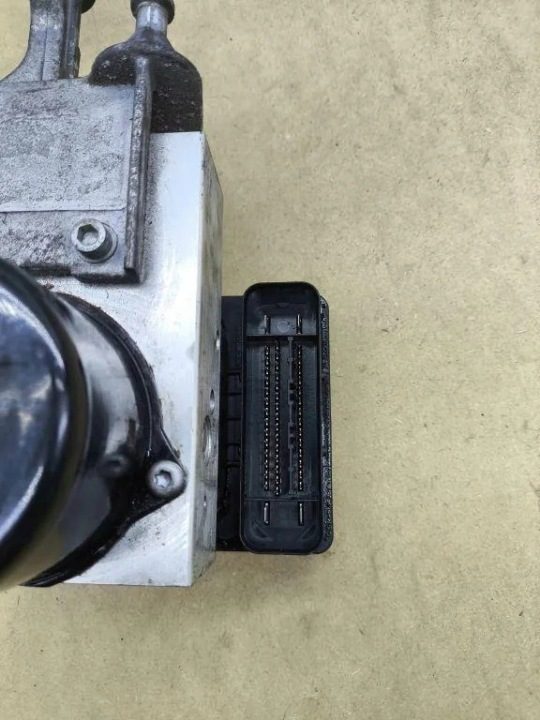 Насос ABS MERCEDES-BENZ CLK (C209) A0375453832 3.0L дизель 2008, фото 3