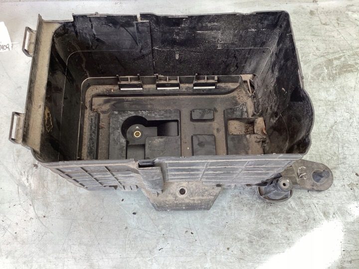 Площадка аккумулятора Audi A3 S3 8P 1K0915513, фото 1