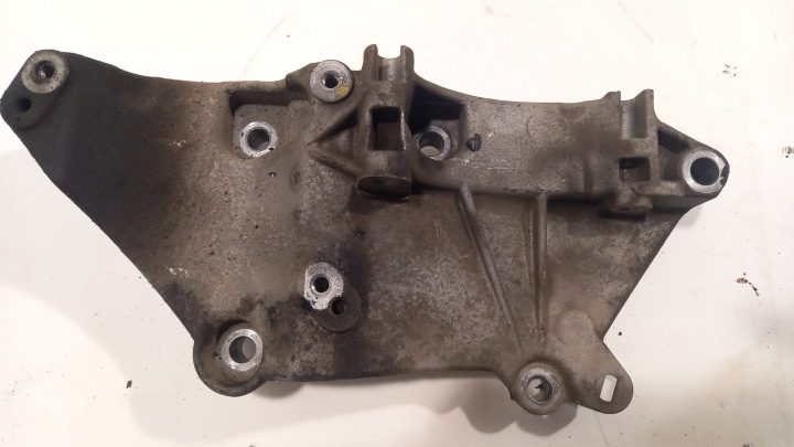 Renault Scenic II Megane II кронштейн основание генератора 8200100148 !, фото 1