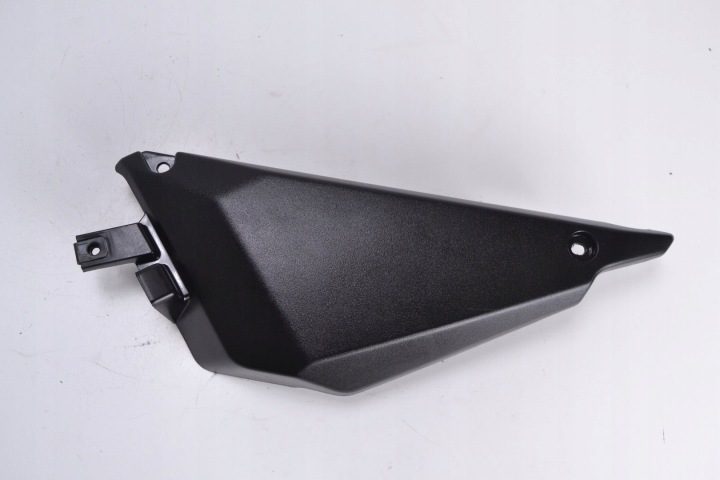 Вставка левая обтекатель KAWASAKI Z 650 23-25, фото 1