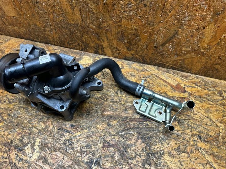 Помпа Mazda 2.2 дизель SH01 SH01 151H0, фото 2