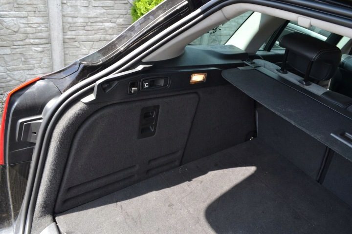 Renault Laguna III 3 универсал обивка обшивки задние багажника правые левые 2X, фото 1