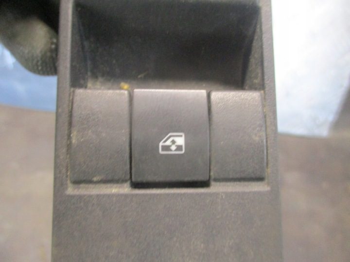 КНОПКА СТЕКЛОПОДЪЕМНИКА ПРАВАЯ ПЕРЕДНЯЯ OPEL ASTRA H 04-14r 13228709, фото 2