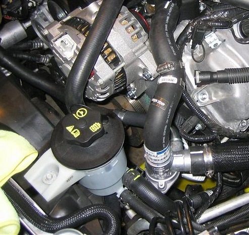 05-09 MUSTANG БАЧОК ЖИДКОСТИ ГИДРОУСИЛИТЕЛЯ GT V6, фото 1